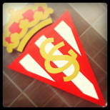 Escudo del Sporting en la fachada de El Molinón